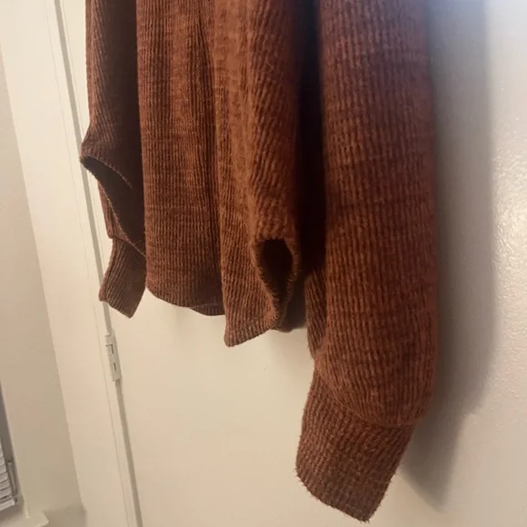 SO Hoodie - Picture 8 of 9